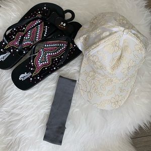Floral hat with contrasting butterfly 🦋 slippers